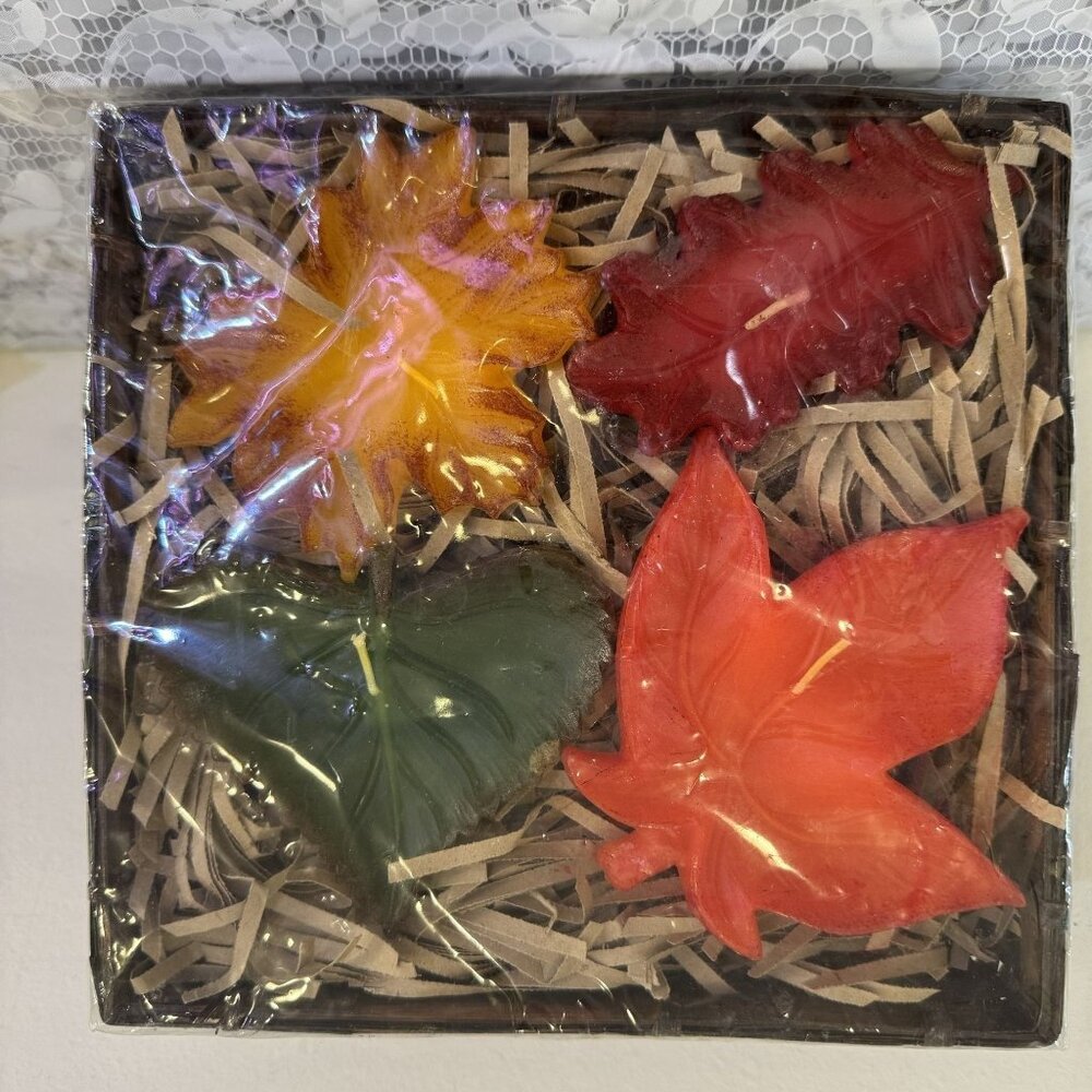 NWOT!! Illumination Autum Leaf Floating Candles in Basket Tray Set of 4